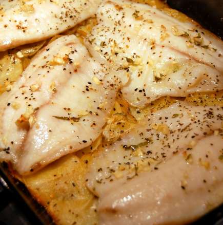 Риба с картофи на фурна