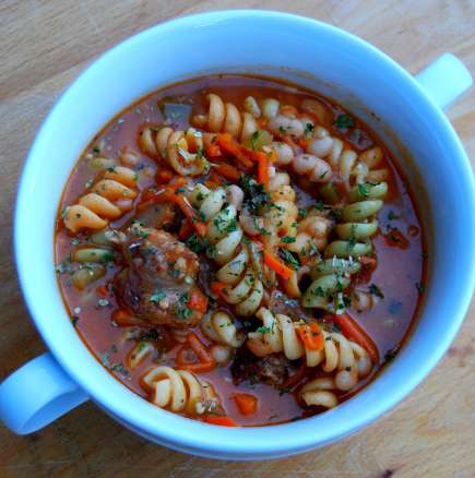Италианска макаронена супа с наденица