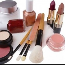 Черен списък на най-опасните вещества в козметиката, която използвате
