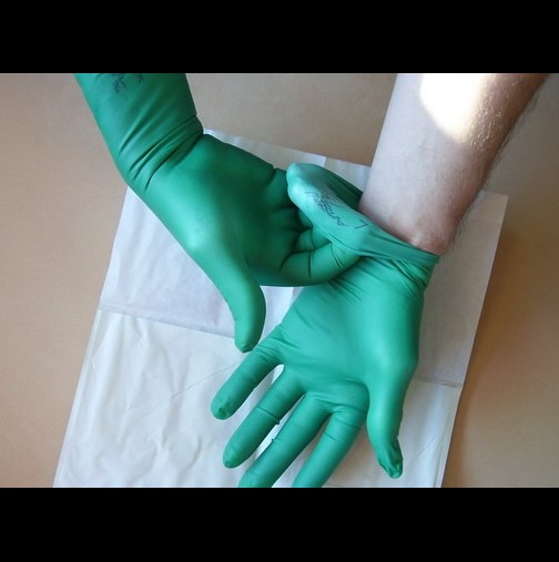 Отговор на загадката Хирург, който има 2 чифта ръкавици трябва да оперира 3-ма пациенти 