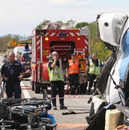 12 загинаха в пътна катастрофа при челен сблъсък
