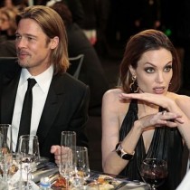 Анджелина Джоли бясна на Брад Пит-Крие извънбрачни деца?