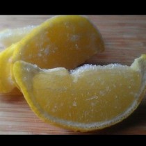 Замрази си резенчета лимон! Прочети: Това е отлична причина да го направиш!