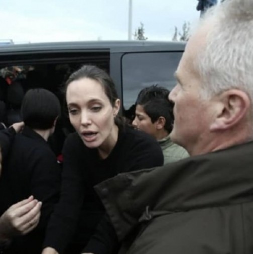 Ексклузивно! Анджелина Джоли е приета в болница в критично състояние (Снимки)