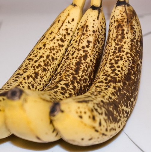 Чудо! Вижте какво се случва с тялото Ви, ако ядете всеки ден по два банана на петна в продължение на....