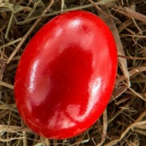 С първото червено яйце се рисува знак за здраве, правят се заклинания и се бае против болести! Вижте какво още се прави