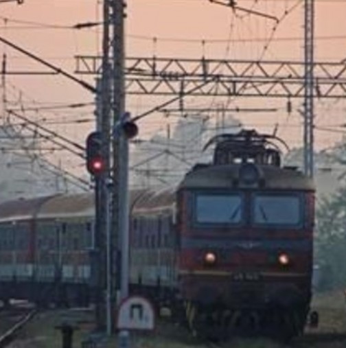 Извънредно! Влакът Пловдив-София прегази човек