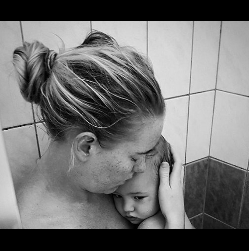 5-годишно момченце влезе в банята и направи уникална снимка на майка си…