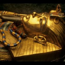 Сензационно откритие с извънземен произход в гробницата на Тутанкамон нажежи страстите хилядолетия след смъртта на фараона