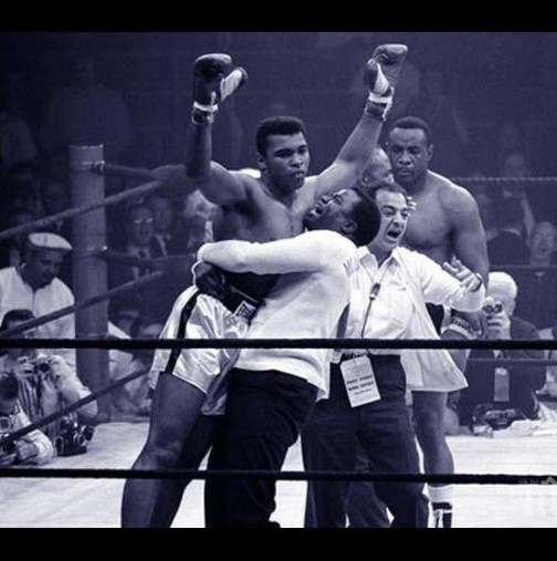 В памет на Мохамед Али! Той не само изкачи най-високия връх в бокса, но го направи по категоричен начин!