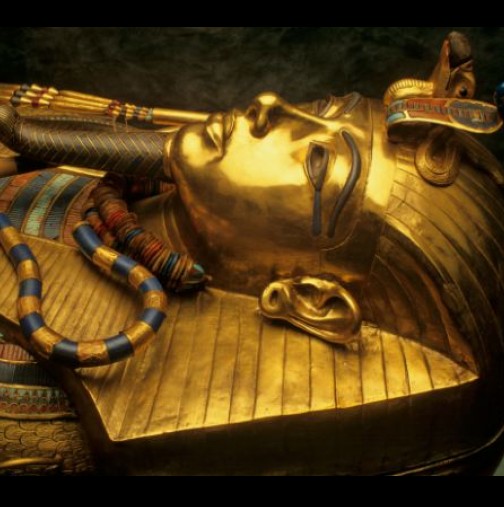 Сензационно откритие с извънземен произход в гробницата на Тутанкамон нажежи страстите хилядолетия след смъртта на фараона