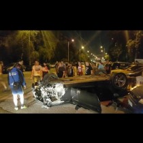 Ексклузивно! Зрелищно меле в София посред нощ. Собствениците изпаднаха в потрес след като видяха колите си (Снимки)