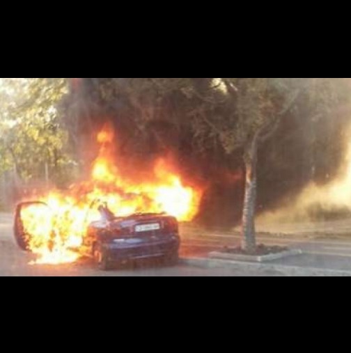 Колата на една от най- известните фолк диви изгоря в центъра на София (Снимки)