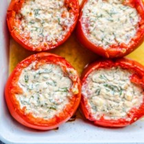 Перфектната юлска вечеря за 30 минути - пълнени доматки със сирене и ароматни билки