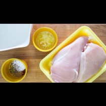 Не рецепта, а истинска революция: Уникално сочно пилешко - откакто я открих, вкъщи го правим само така! Става мозък!
