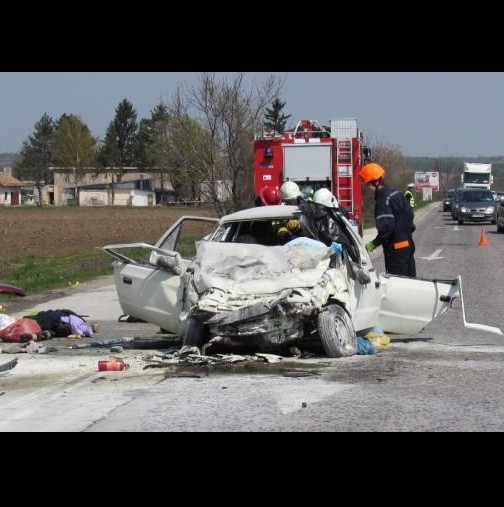 Жестока катастрофа с пет коли блокира пътя Созопол-Бургас