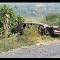 Мъж загина на място след удар в дърво на пътя