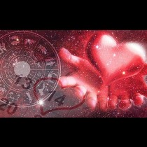 Любовен хороскоп за АВГУСТ 2016 - Водолей Най-романтичният месец от годината за вас, Стрелец Бъдете по-смели и ако искате... 