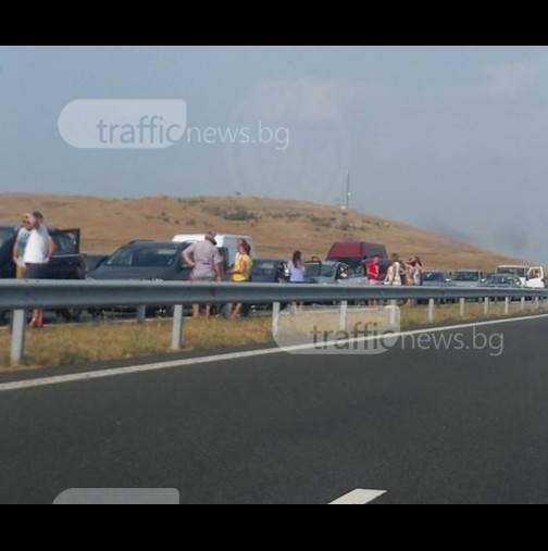 Кошмар на магистрала "Тракия"-40-километрово задръстване! Стотици българи блокирани