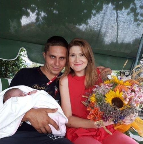 Украинка роди дъщеричка на земеделеца Славко от "Фермер търси жена"