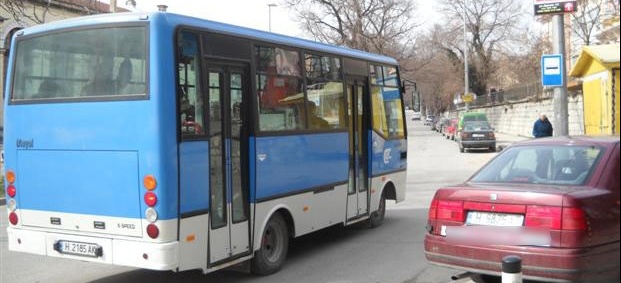 Пътници изгониха пиян шофьор от автобуса