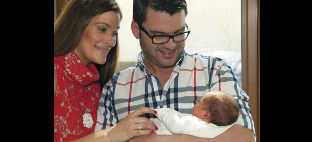 Д-р Енчев и Теди Велинова показаха новородения си син 
