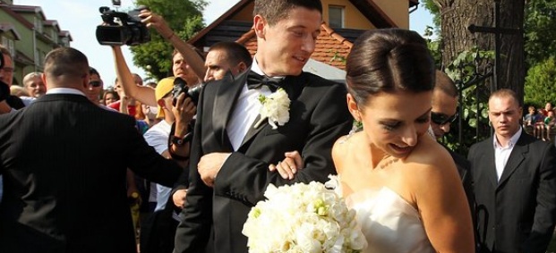 Двойките събират средства за сватба поне 3 години