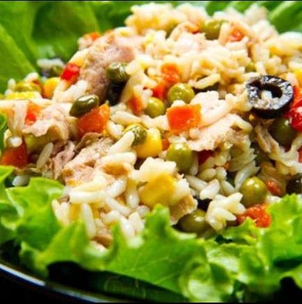 Пролетен обяд: салата с ориз и риба тон