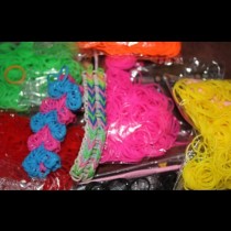 Имате ли вкъщи от тези малки цветни ластичета? По-добре ги изхвърлете час по-скоро - съставът им разболява децата ни!