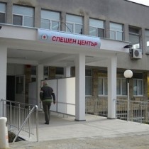 Лекари от Варна извадиха 3-килограмова топка коса от стомаха на дете