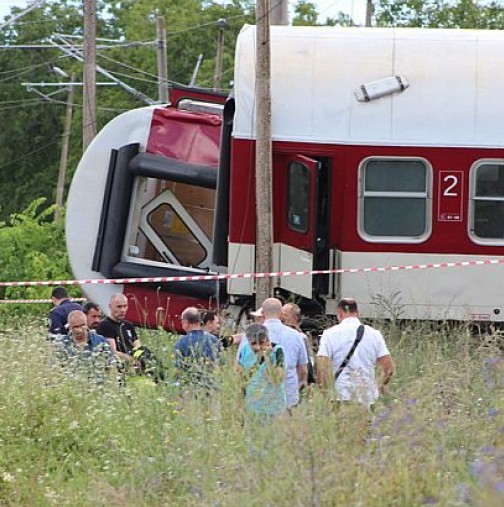 Трагедия и днес! Машинист падна от влака и беше премазан