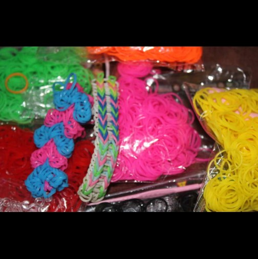 Имате ли вкъщи от тези малки цветни ластичета? По-добре ги изхвърлете час по-скоро - съставът им разболява децата ни!