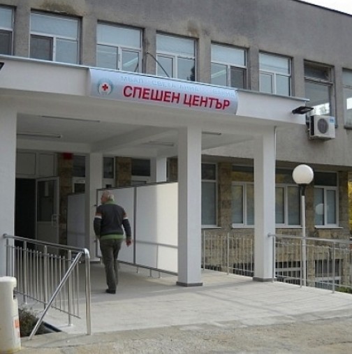 Лекари от Варна извадиха 3-килограмова топка коса от стомаха на дете