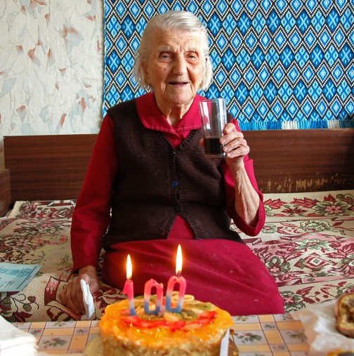 Най- много столетници има в Родопите. Те ни споделиха рецептата си за дълголетие и добро здраве цял живот