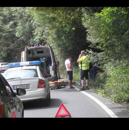 Кола с румънска шофьорка удари известния алпинист Боян Петров и еколог в Кресненското дефиле-Боян е в тежко състояние