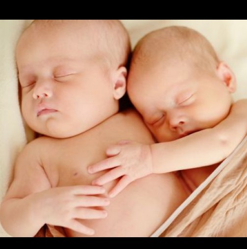14-годишна от Сливен роди сиамски близнаци, състоянието на бебетата е повече от драматично