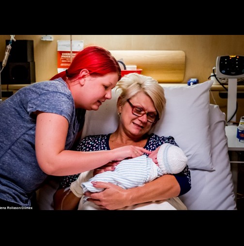 46-годишна жена роди собствения си внук, за да помогне на болната си дъщеря: Определено бих го направила отново