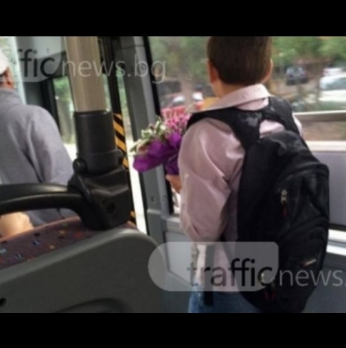 Петокласник трогна до сълзи цял автобус в Пловдив: Много съм притеснен, защото за пръв път отивам на първия учебен ден без мама