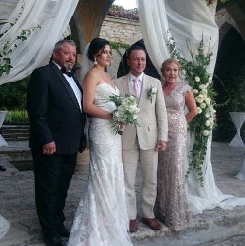 Краси Ранков вдигна приказна сватба в Балчик! Ето снимки от екзотичното място и красивата булка