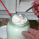 Баба най-накрая ми показа как си прави домашното квасено кисело мляко (Видео)