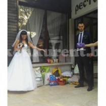 Младоженци от Враца разтопиха сърцата с благородната си постъпка