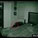 Той слага камера в стаята преди лягане. КАКВО улавя тя е доста невероятно и стряскащо!