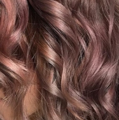 Най- новата тенденция в боядисването на коси накара много жени да сменят цвета си. Какво ще кажете? Вие бихте ли пробвали? (снимки)