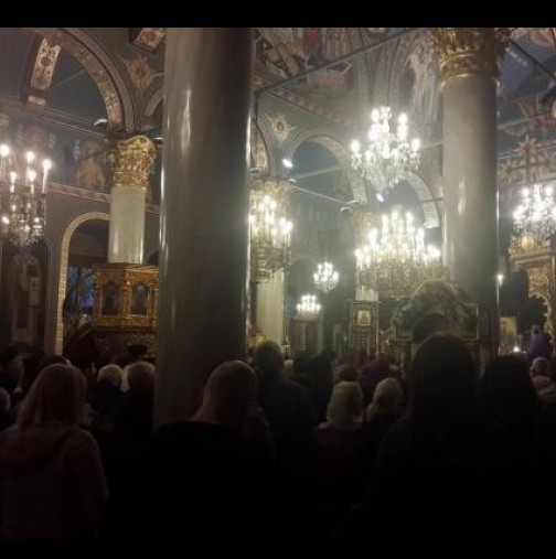 Стотици миряни посрещнаха мощите на Св. Лука Симферополски!