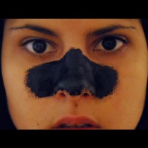 Ето как да си направите сами маската за черни точки, която подлуди всички жени и да не давате излишни пари
