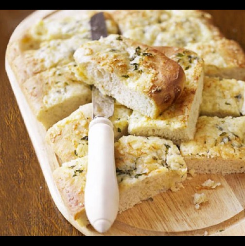 Просто малка фантазия: Опитате ли този чеснов хляб със сирене, друг няма да погледнете!