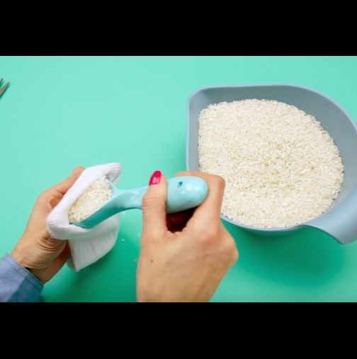Тя напълни един чорап с ориз: Тази зима и Вие ще направите същото, след като видите защо (Видео)