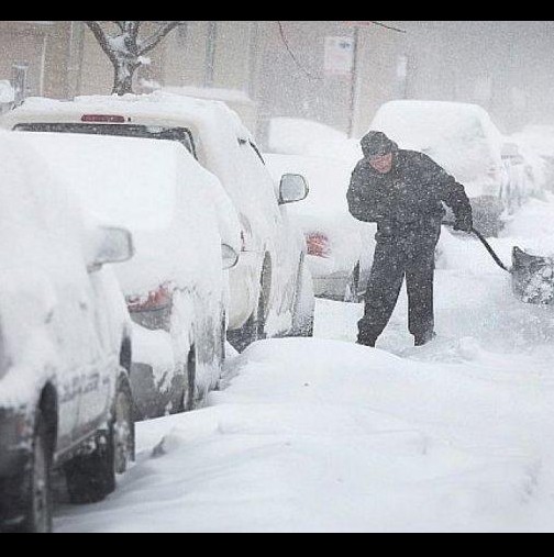 Снежен фронт удря България днес - температурите падат още