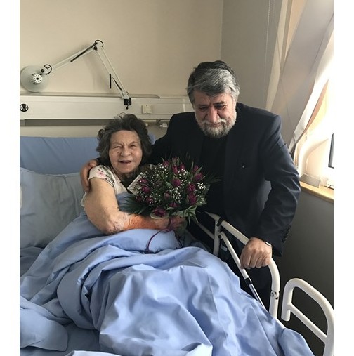Лекарите са обезпокоени за здравето на Стоянка Мутафова-Местят я в белодробното отделение