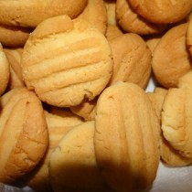 Празниците не могат да започнат без тези канелени бисквити и страхотния им аромат, който внася моментално коледно настроение